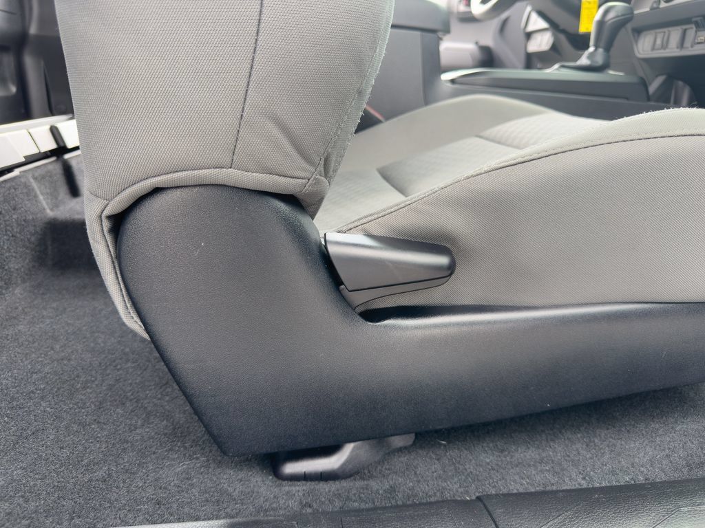 Used 2022 Toyota Tacoma SR RWD image 12