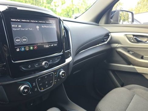 Used 2023 Chevrolet Traverse LT FWD image 27