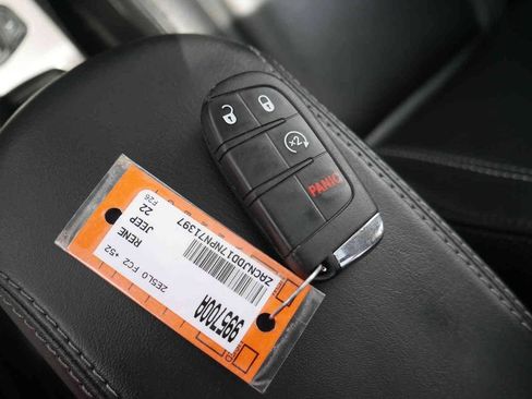 Certified 2022 Jeep Renegade Limited w/ Sun, Sound & Wheels Group AWD/4WD image 29