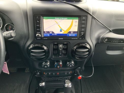 Used 2012 Jeep Wrangler Unlimited Sahara AWD/4WD image 28