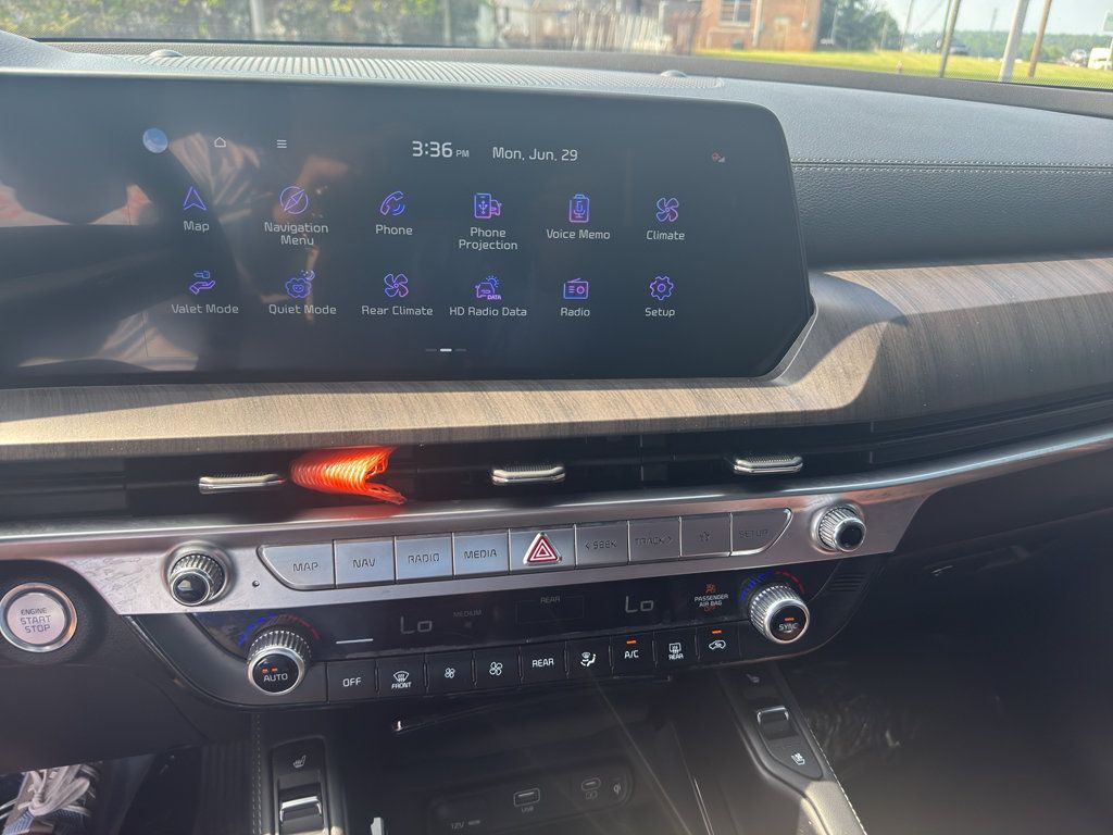 Used 2024 Kia Telluride EX w/ EX Captain's Chair Package FWD image 14