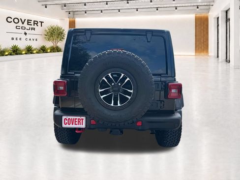 Used 2026 Jeep Wrangler Unlimited Rubicon AWD/4WD image 17