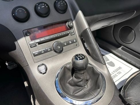 Used 2006 Pontiac Solstice Convertible w/ Premium Package image 10