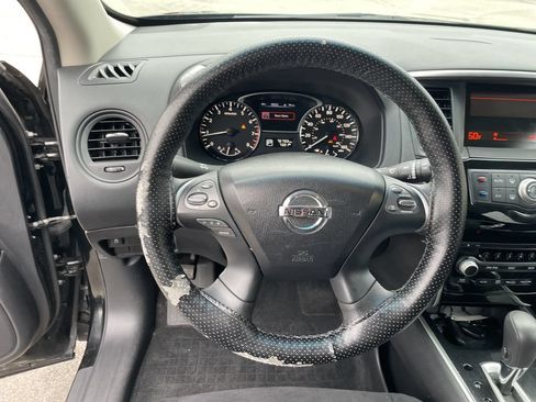 Used 2015 Nissan Pathfinder S FWD image 16