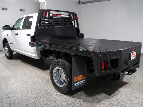 Used 2022 RAM 3500 Tradesman image 10
