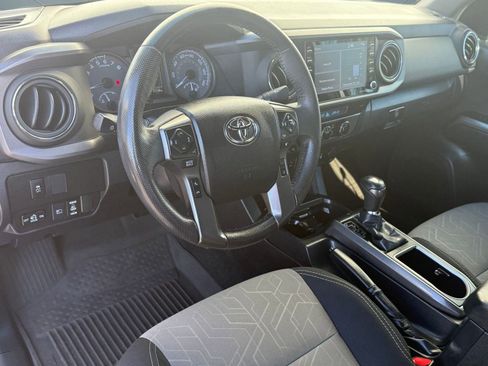 Certified 2022 Toyota Tacoma TRD Sport image 4