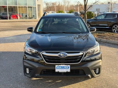 Used 2022 Subaru Outback Premium image 2