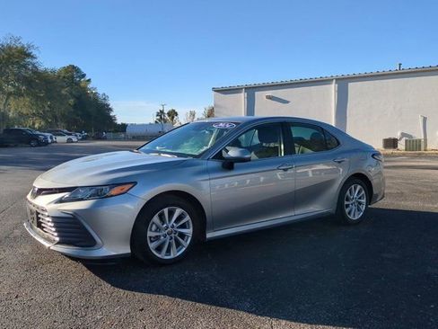 Used 2024 Toyota Camry LE image 8