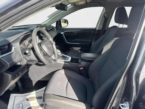 Used 2022 Toyota RAV4 LE image 13