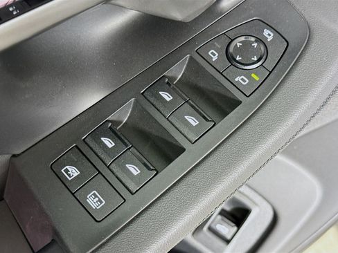 Used 2024 BMW i5 eDrive40i w/ Executive Package image 18