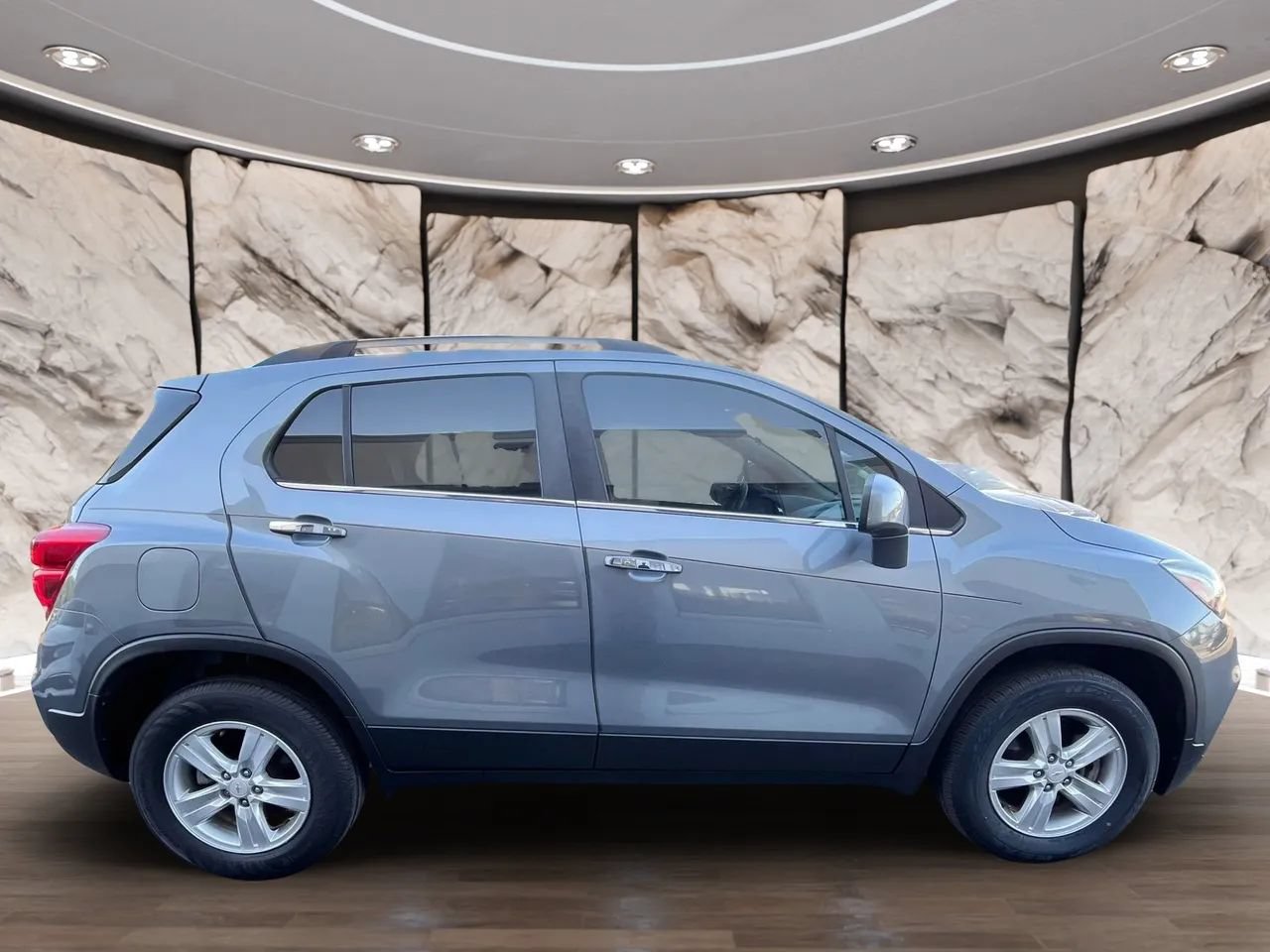 Used 2019 Chevrolet Trax LT w/ LT Convenience Package AWD/4WD image 8