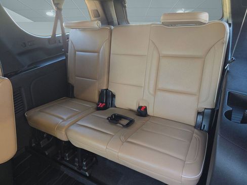 Used 2021 Chevrolet Suburban Premier w/ Premium Package image 29