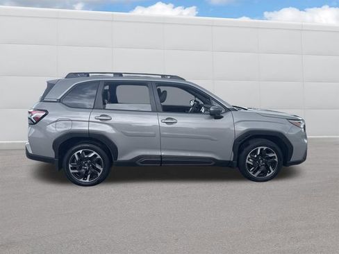 Used 2025 Subaru Forester Limited AWD/4WD image 11