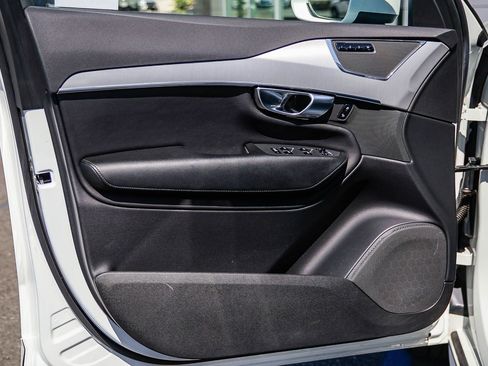 Used 2023 Volvo XC90 B5 Core image 22