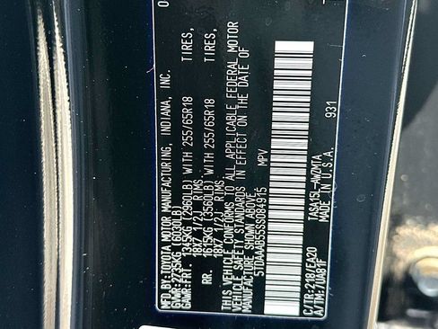 Used 2025 Toyota Grand Highlander AWD image 22