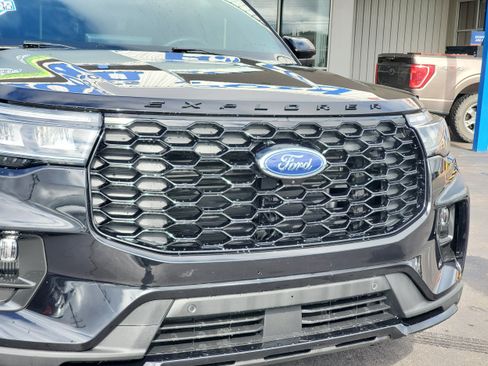 Used 2025 Ford Explorer ST-Line AWD/4WD image 7