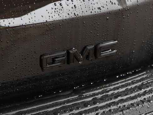 New 2026 GMC Yukon Denali w/ Sun & Power Step Package image 9