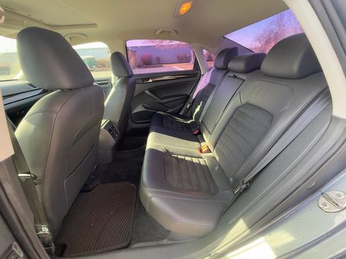 Used 2014 Volkswagen Passat 1.8T SEL Premium image 10
