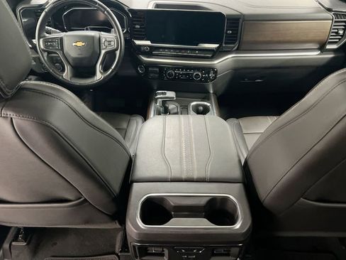 Used 2025 Chevrolet Silverado 1500 High Country w/ Technology Package image 10