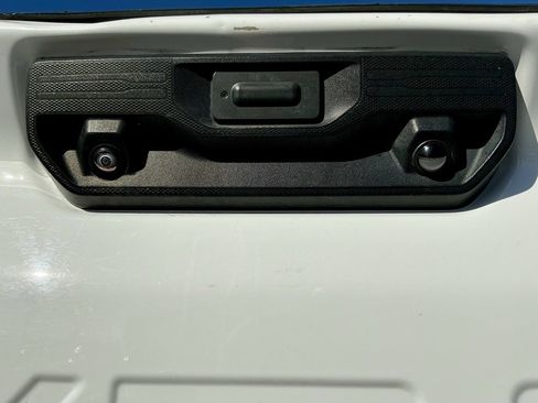 Used 2024 Chevrolet Silverado 2500 Custom w/ Custom Value Package image 14