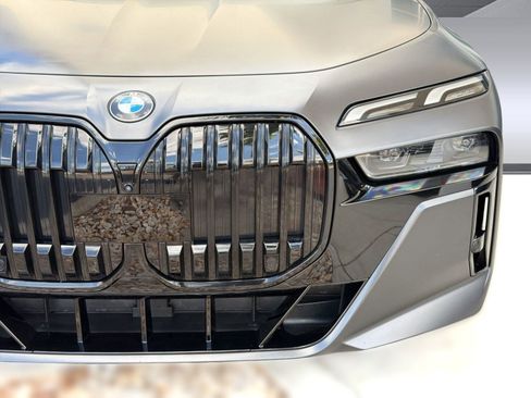 Used 2023 BMW 760i xDrive image 11