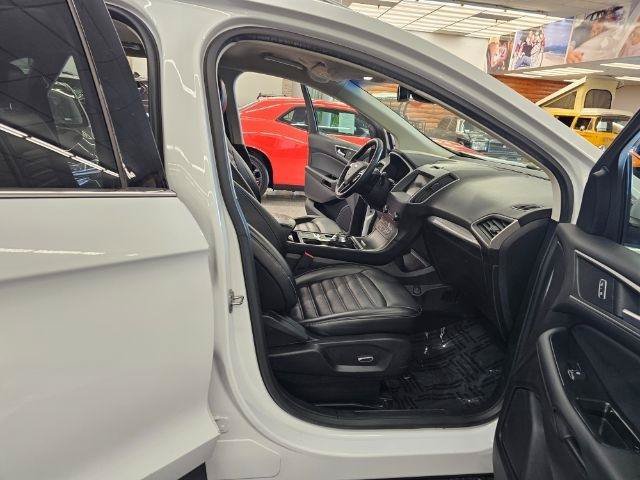 Used 2019 Ford Edge SEL w/ Equipment Group 201A AWD/4WD image 10