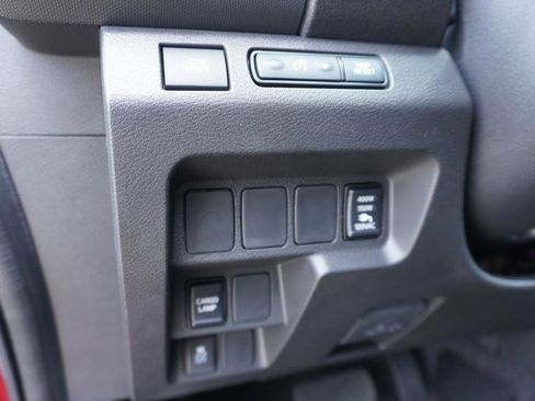 Used 2024 Nissan Frontier SL RWD image 13