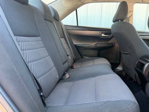 Used 2016 Toyota Camry LE FWD image 18