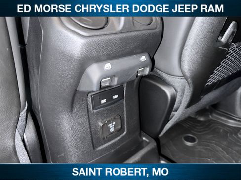 Used 2024 Jeep Wrangler Unlimited Rubicon w/ Technology Group AWD/4WD image 18