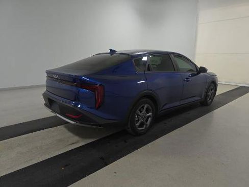 Used 2025 Kia K4 LXS image 3