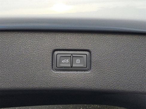 New 2026 Audi Q7 3.0T Prestige image 14