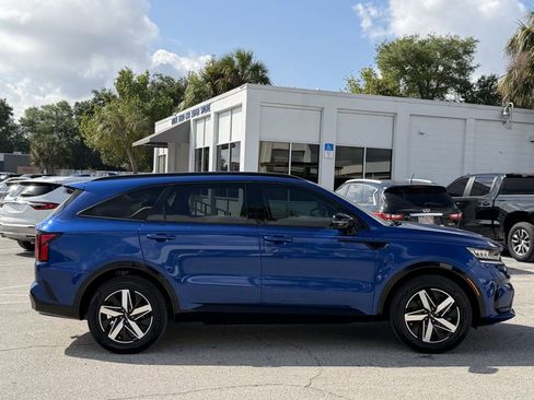 Certified 2022 Kia Sorento S FWD image 4