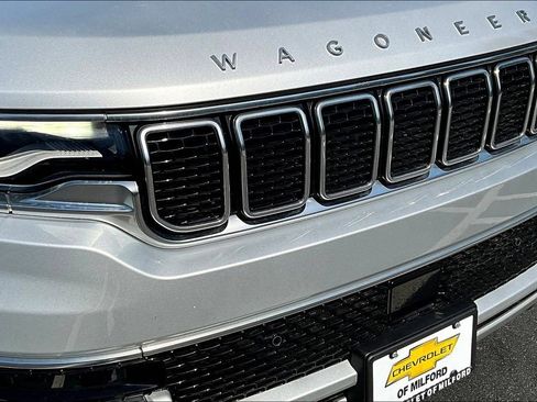 Used 2022 Jeep Wagoneer Series II AWD/4WD image 34