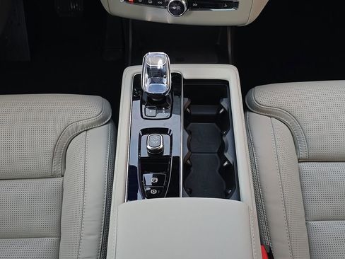 New 2026 Volvo XC90 B6 Ultra w/ Protection Package AWD/4WD image 19