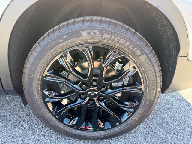 New 2026 Chevrolet Blazer LT w/ LPO, Black Sport Package FWD image 14