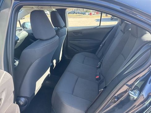 Used 2025 Toyota Corolla LE image 18