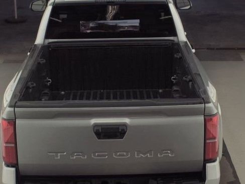 Used 2024 Toyota Tacoma TRD Sport image 7