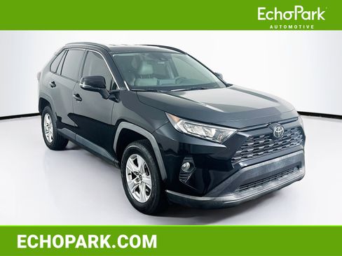 Used 2021 Toyota RAV4 XLE FWD image 1
