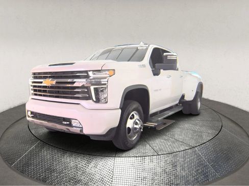 Used 2023 Chevrolet Silverado 3500 High Country image 3