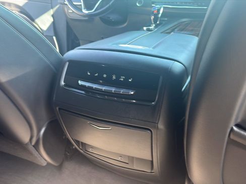 Used 2022 Cadillac Escalade ESV Premium Luxury RWD image 25