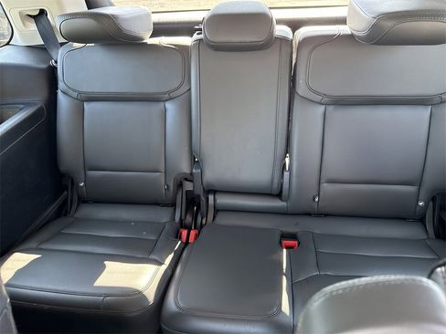 Used 2025 Ford Expedition Active image 19