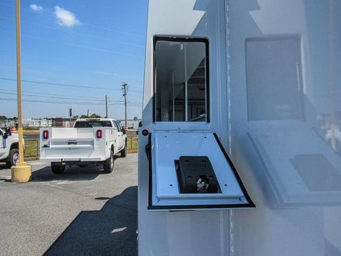 New 2025 Chevrolet Express 3500 w/ Power Convenience Package image 10