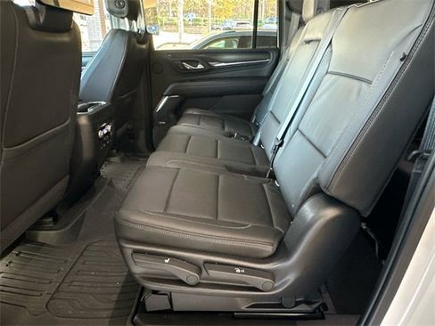 Used 2021 GMC Yukon XL Denali w/ Denali Premium Package image 22