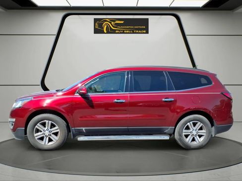 Used 2017 Chevrolet Traverse LT AWD/4WD image 2