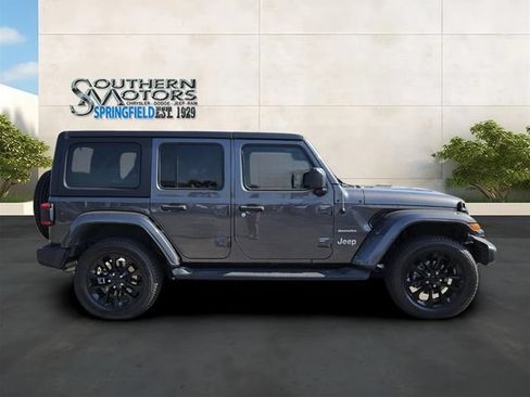 Used 2021 Jeep Wrangler Unlimited Sahara w/ Dual Top Group AWD/4WD image 6