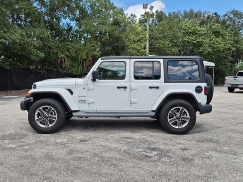 Used 2019 Jeep Wrangler Unlimited Sahara AWD/4WD image 6