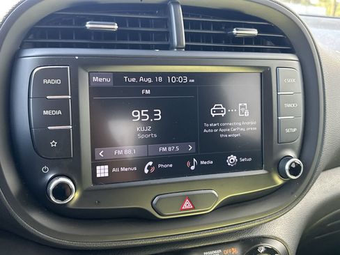 Used 2022 Kia Soul LX w/ Technology Package FWD image 13