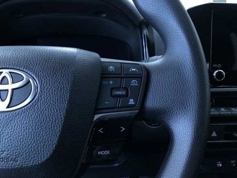 Used 2025 Toyota Camry LE image 28