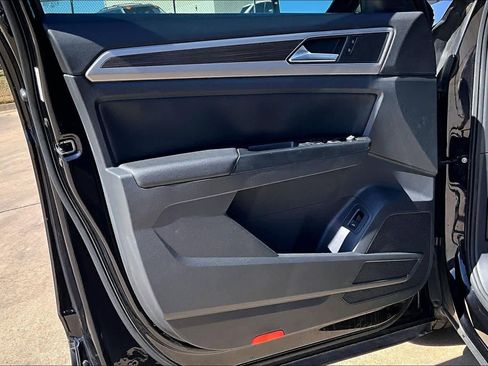 Used 2019 Volkswagen Atlas SE image 25