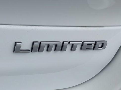 Used 2024 Jeep Grand Cherokee L Limited AWD/4WD image 46
